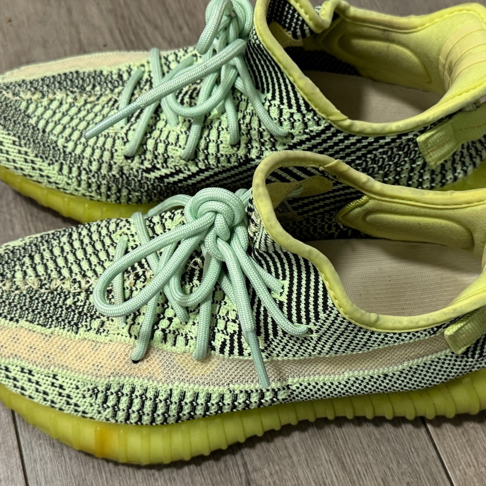 YEEZY UNISEX